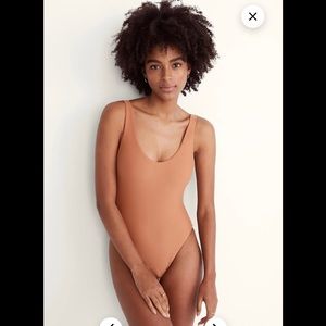 Jade swim Contour one piece swimsuit sz small in lilac